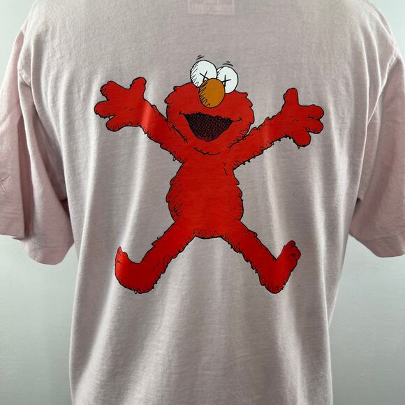 KAWS x Uniqlo x Sesame Street Pink Short Sleeve Crew Elmo Graphic Tee Shirt S - Picture 6 of 11